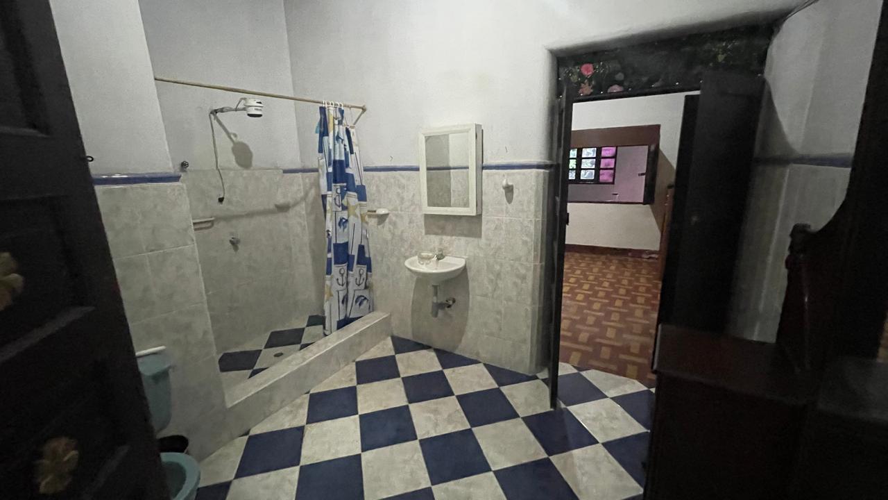 Bano1 - Foto 1 (Primer Piso)